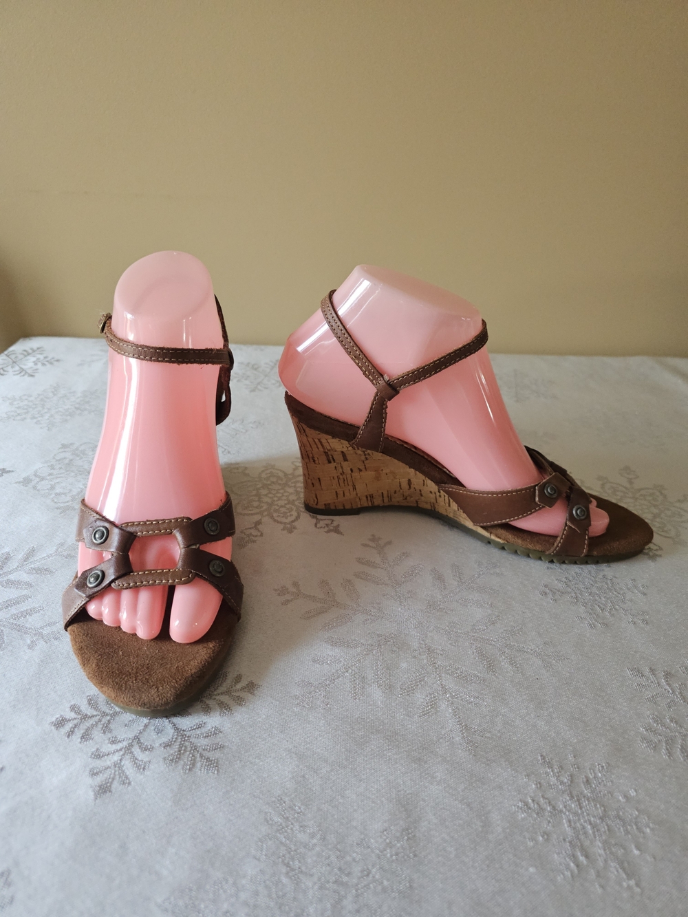Thom McAn Leather Brown Cork Wedge Sandals Boho Sz 7